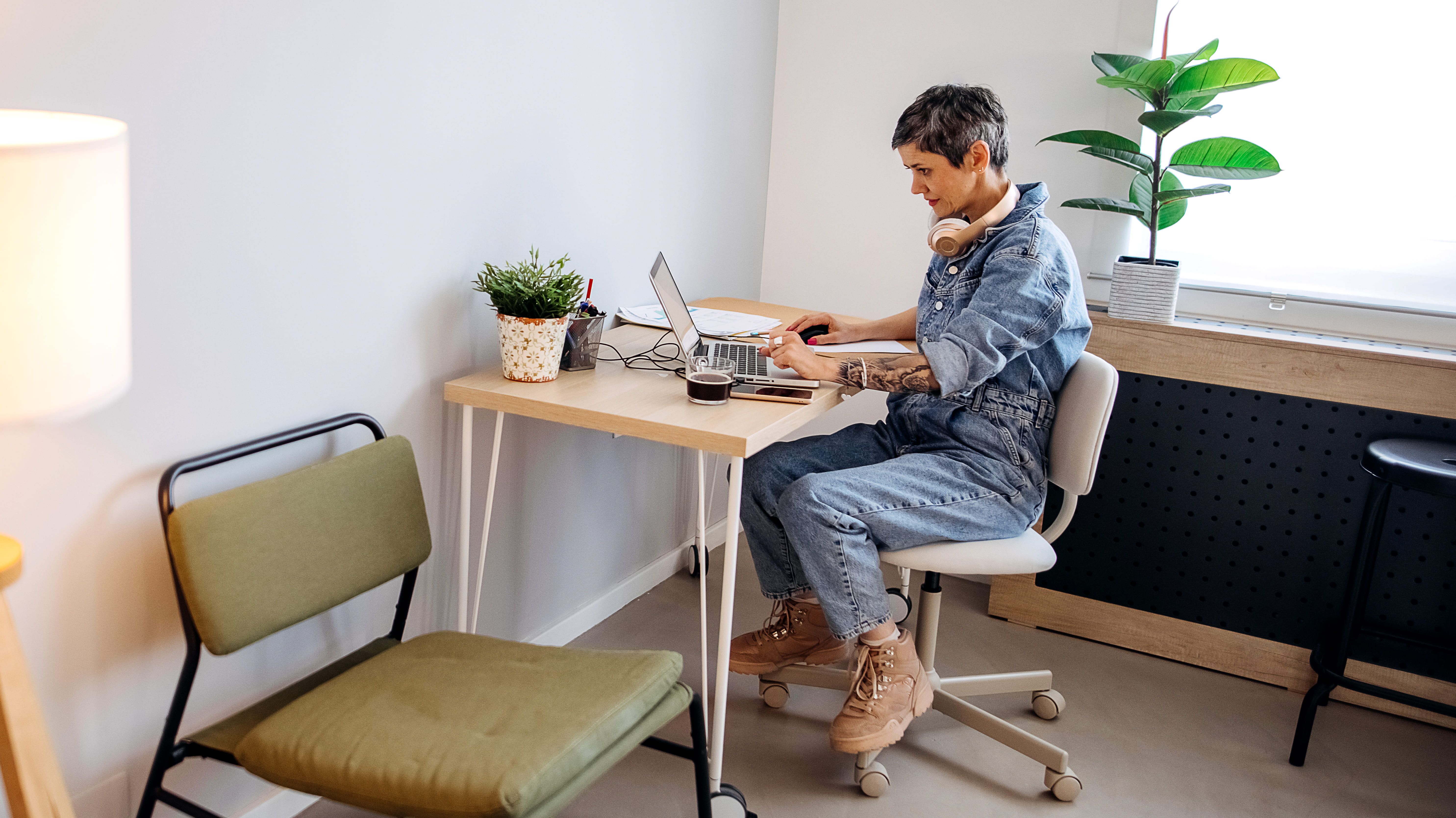 Display Screen Equipment assessments for hybrid workers